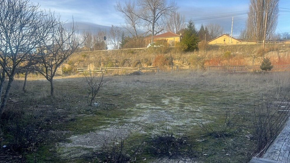 Carretera Venta del Obispo, S/N, Navarredonda de Gredos, Ávila en venta - Foto del edificio - Imagen 2 de 6