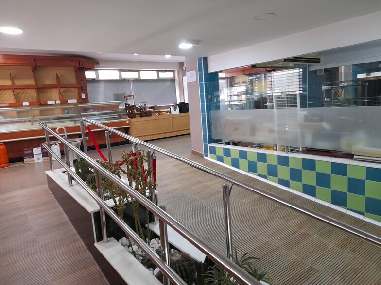 Local en Cáceres en venta - Foto del edificio - Imagen 2 de 18