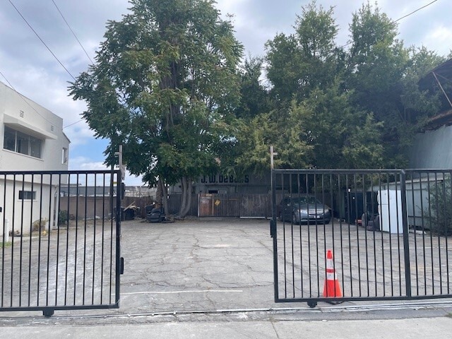 5708 & 5678 Cherry Avenue, Long Beach cartera de 2 inmuebles en venta en LoopNet.es - Foto del edificio - Imagen 2 de 6