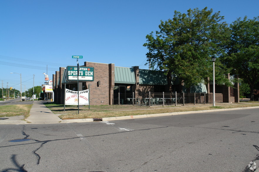 1227 E Grand River Ave, East Lansing, MI en alquiler - Foto del edificio - Imagen 3 de 3