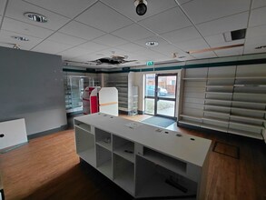 90 Victoria Rd, Horley en alquiler Foto del interior- Imagen 1 de 3