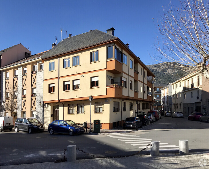 Calle de la Iglesia, 11, El Escorial, Madrid en venta - Foto del edificio - Imagen 3 de 3