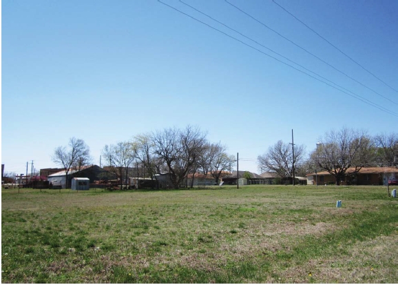 304 N 1st St, Krum, TX en venta - Foto principal - Imagen 1 de 1