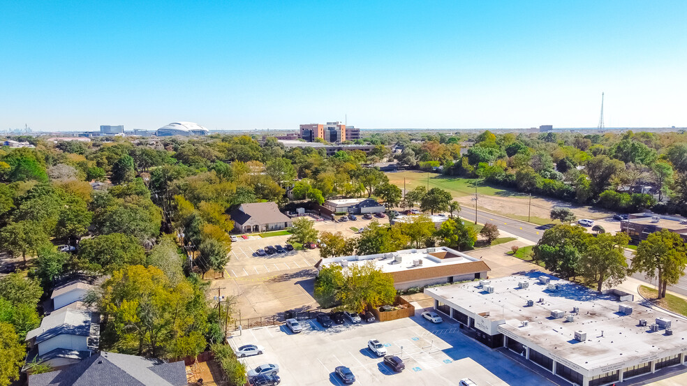 1115 W Randol Mill Rd, Arlington, TX en venta - Foto del edificio - Imagen 2 de 4