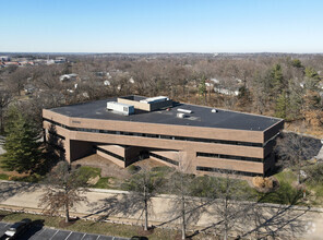 12125 Woodcrest Executive Dr, Creve Coeur, MO - VISTA AÉREA  vista de mapa - Image1