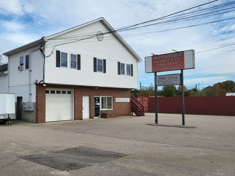 132 Oak St, Westerly, RI en alquiler - Foto del edificio - Imagen 1 de 4