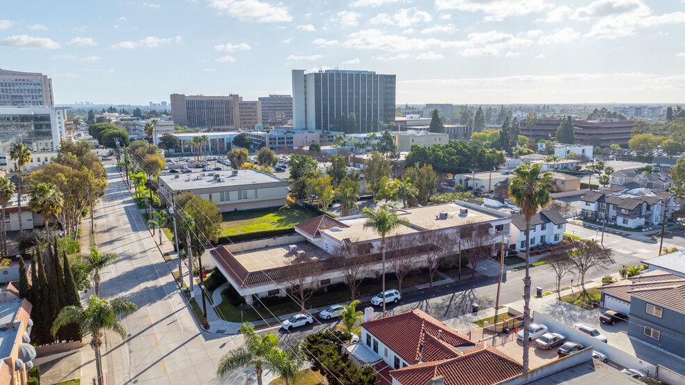 856 N Ross St, Santa Ana, CA en venta - Foto del edificio - Imagen 1 de 25