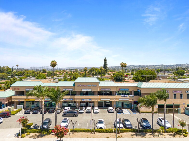 1788 Sierra Leone Ave, Rowland Heights, CA en alquiler - Foto del edificio - Imagen 2 de 15