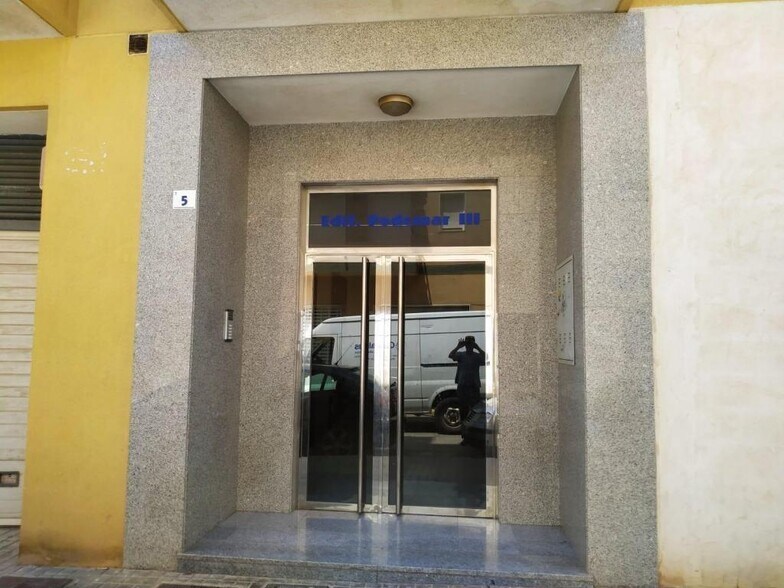 Local en El Ejido en venta - Foto del edificio - Imagen 3 de 11