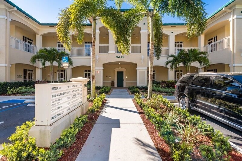 5411 N University Dr, Coral Springs, FL en venta - Foto del edificio - Imagen 2 de 4