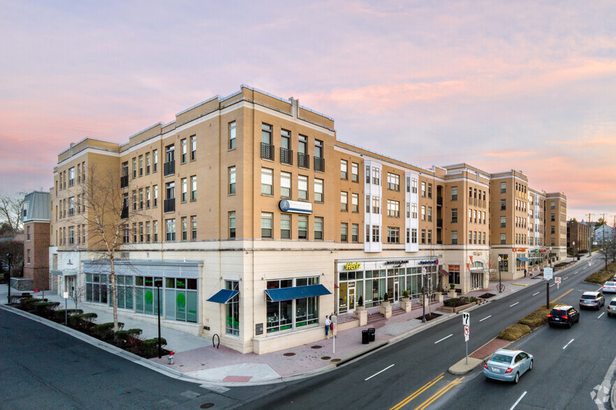 450 N Washington St, Falls Church, VA en alquiler - Foto del edificio - Imagen 1 de 7