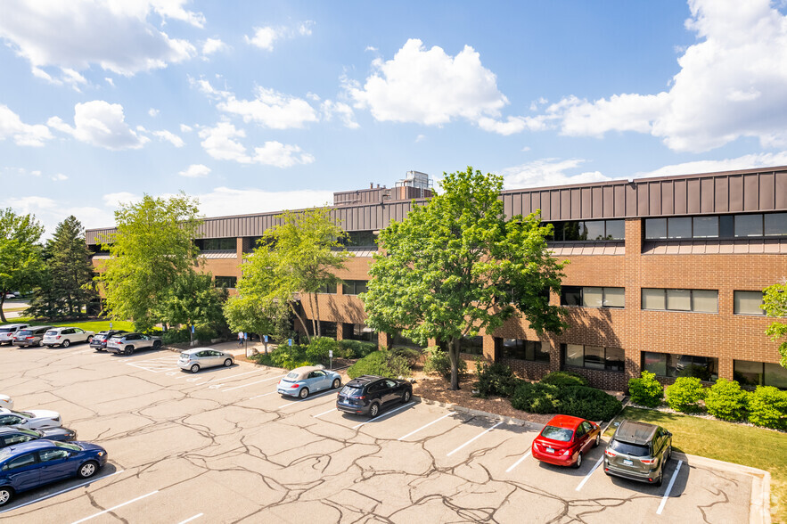 7701 York Ave S, Edina, MN en alquiler - Foto del edificio - Imagen 1 de 9