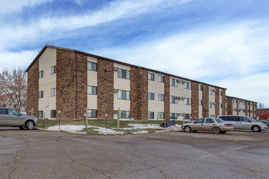 2910-3002 17th Ave W, Williston, ND en venta - Foto del edificio - Imagen 2 de 20