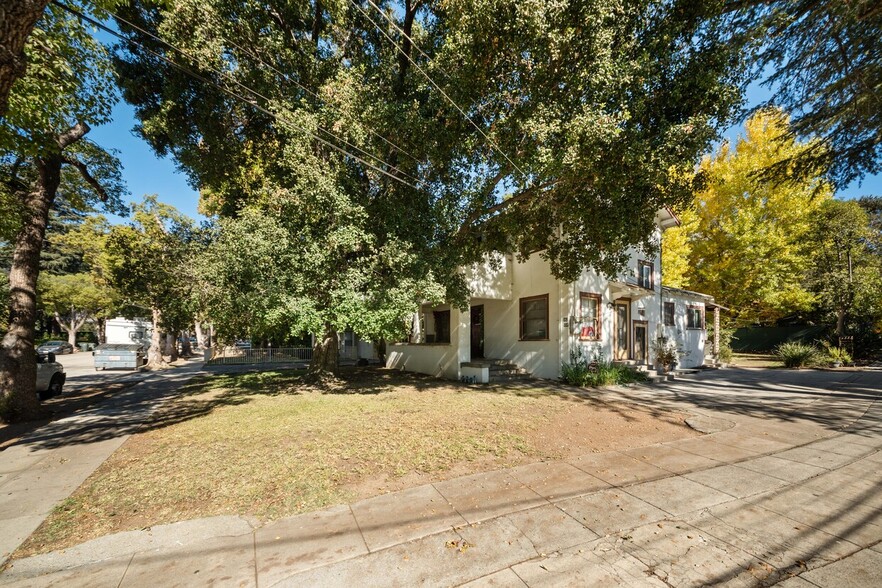 562 N Madison Ave, Pasadena, CA en venta - Foto principal - Imagen 1 de 2