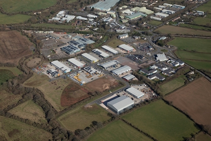 W Buckland Rd, Wellington en venta - Foto del edificio - Imagen 2 de 2