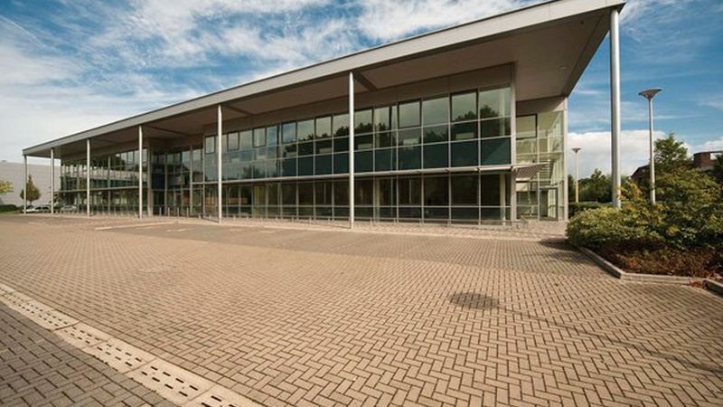 4 Riverside Way, Uxbridge en alquiler - Foto del edificio - Imagen 3 de 4