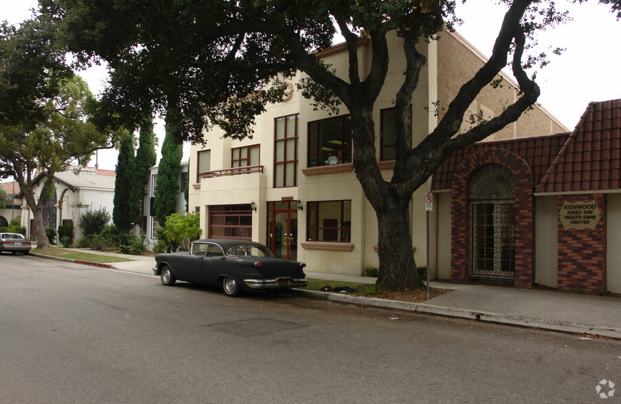 217 S Kenwood St, Glendale, CA en alquiler - Foto del edificio - Imagen 2 de 2