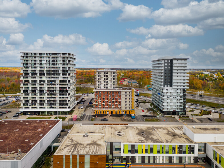 1220 Av De La Croisee, Terrebonne, QC en alquiler - Foto del edificio - Imagen 3 de 5