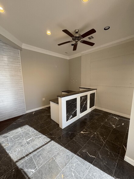 3016 E Villa Maria Rd, Bryan, TX en venta - Foto del interior - Imagen 3 de 7