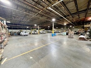 204 Red Rd, McMinnville, TN en venta Foto del interior- Imagen 2 de 21