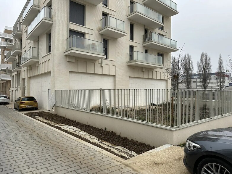 2 Rue Benoîte Groult, Bondy en venta - Foto del edificio - Imagen 3 de 20