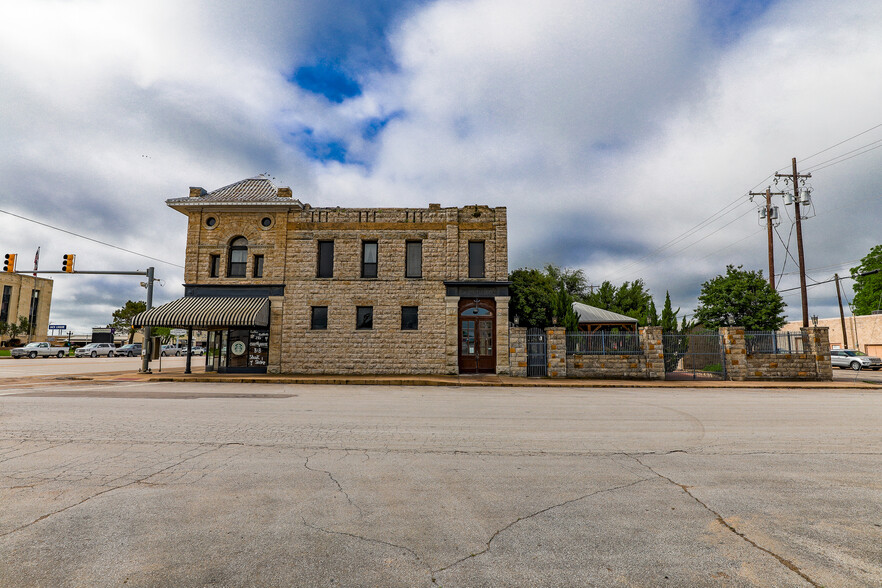 119 N Main St, Jacksboro, TX en venta - Foto del edificio - Imagen 3 de 45