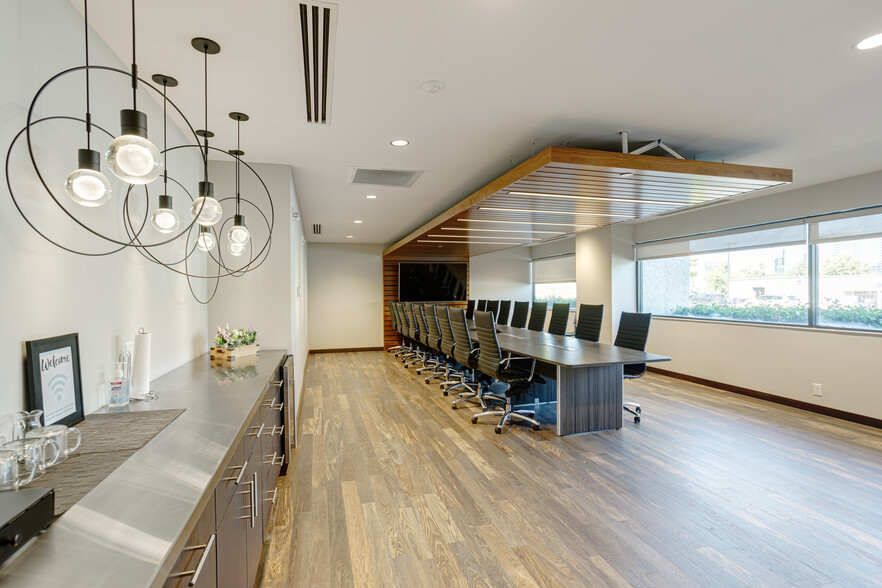 1001 Hawkins St, Nashville, TN en alquiler - Foto del interior - Imagen 3 de 9