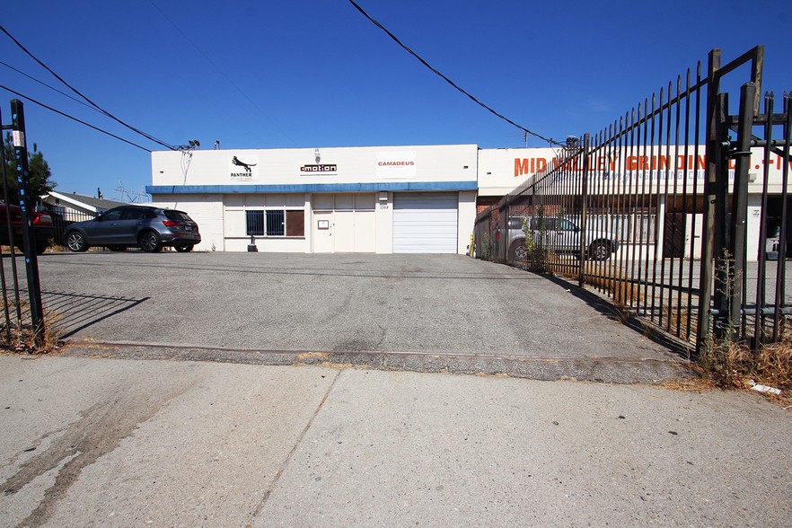 7358 Radford Ave, North Hollywood, CA en venta - Foto del edificio - Imagen 1 de 12