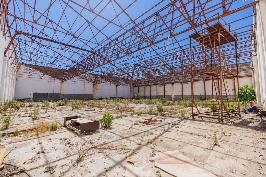Nave en Torremolinos en venta - Foto del edificio - Imagen 2 de 38