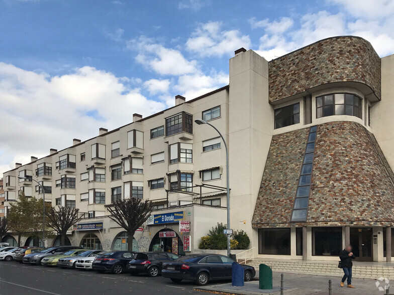 Avenida de la Constitución, 71, Coslada, Madrid en alquiler - Foto del edificio - Imagen 2 de 2