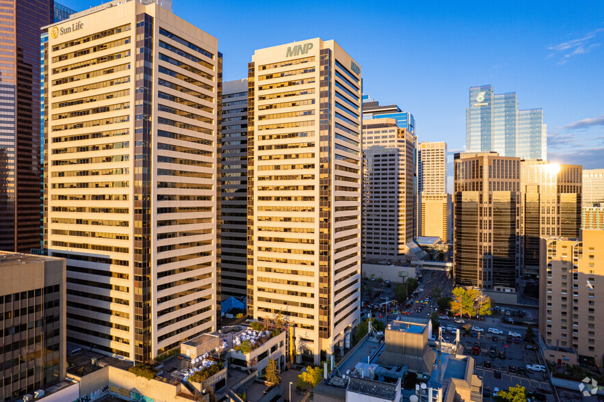 140 4 Av SW, Calgary, AB en alquiler - Foto del edificio - Imagen 3 de 11