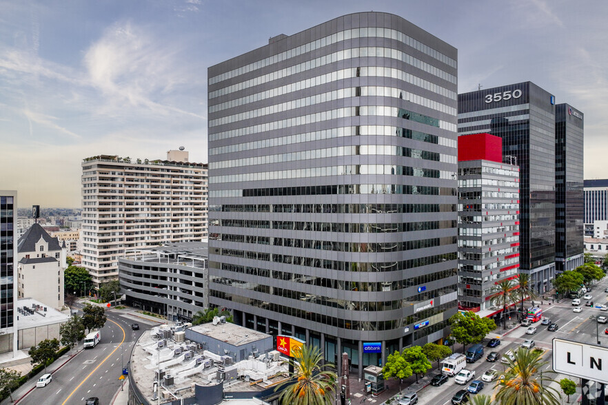 3530 Wilshire Blvd, Los Angeles, CA en alquiler - Foto principal - Imagen 1 de 14