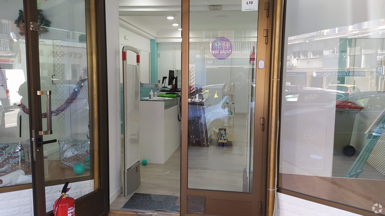 Madrid, MAD 28053 - Unidad Puerta 00 - - Foto del interior - Image 2 of 16