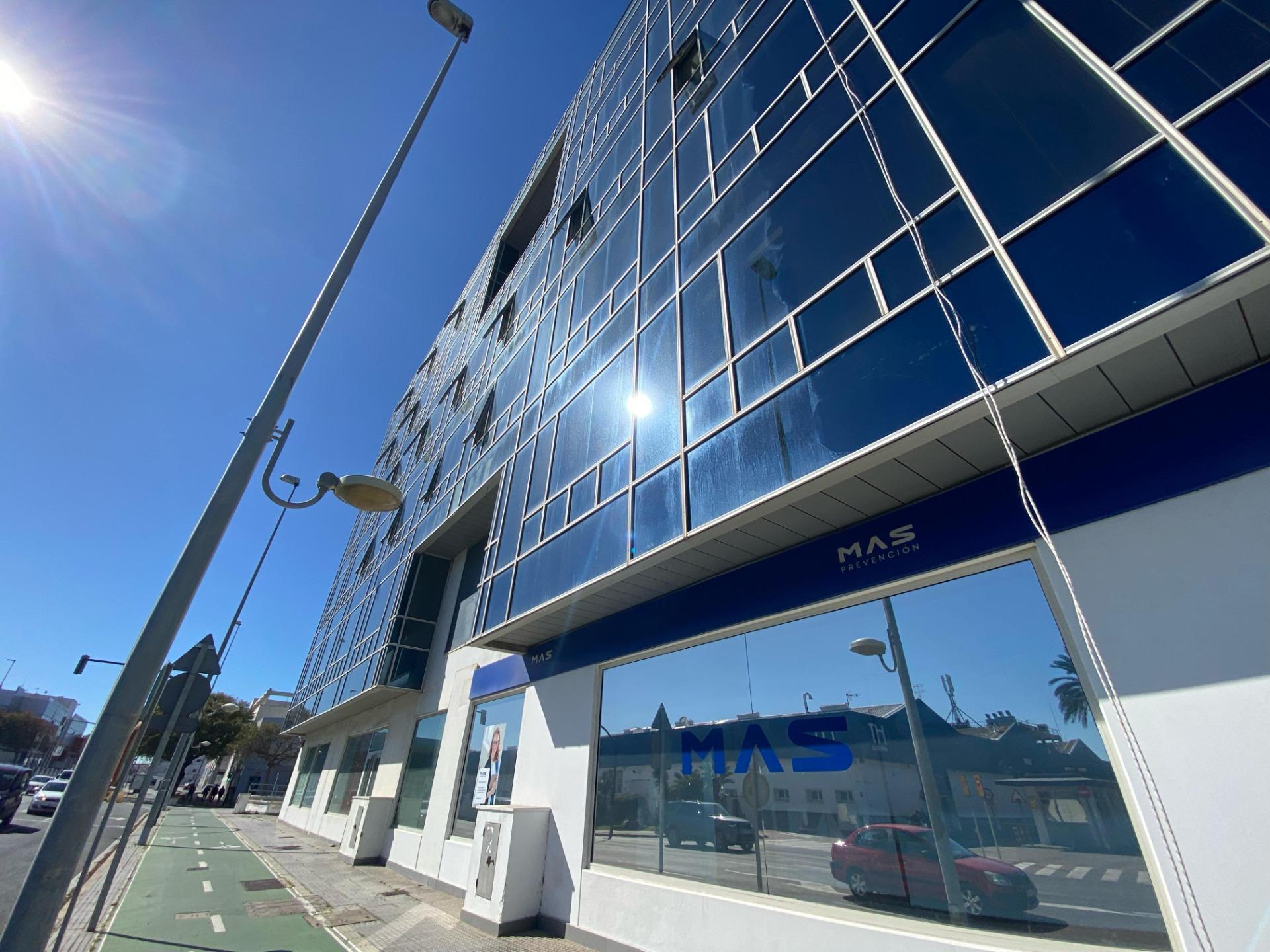 Local en Cádiz en venta Foto del edificio- Imagen 1 de 33