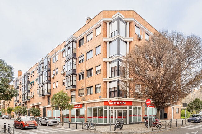 Más detalles de Calle Consenso, 16, Madrid - Edificio residencial​ en venta