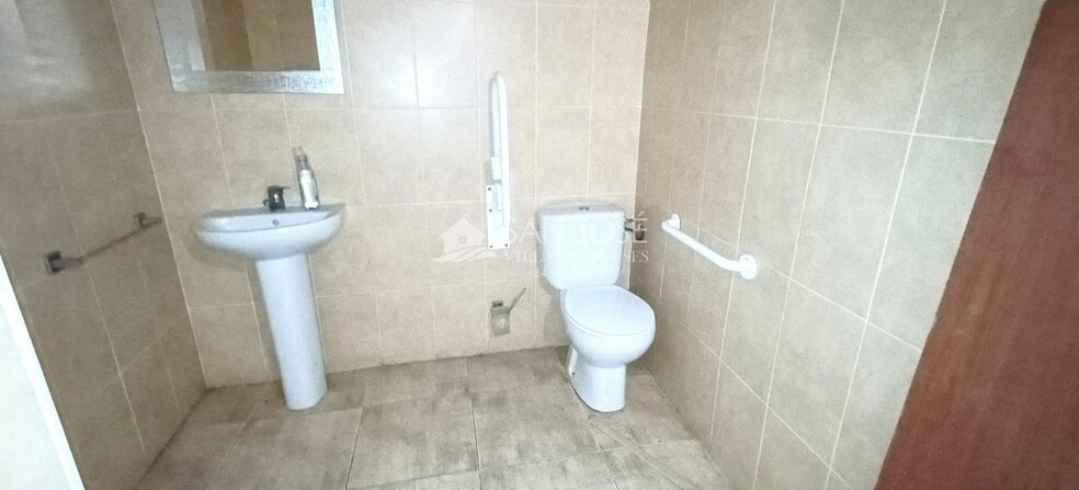 Local en Alicante en alquiler - Foto del edificio - Imagen 2 de 15