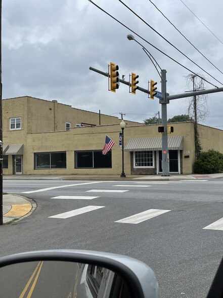 914 Main St, Altavista, VA en alquiler - Foto del edificio - Imagen 1 de 4