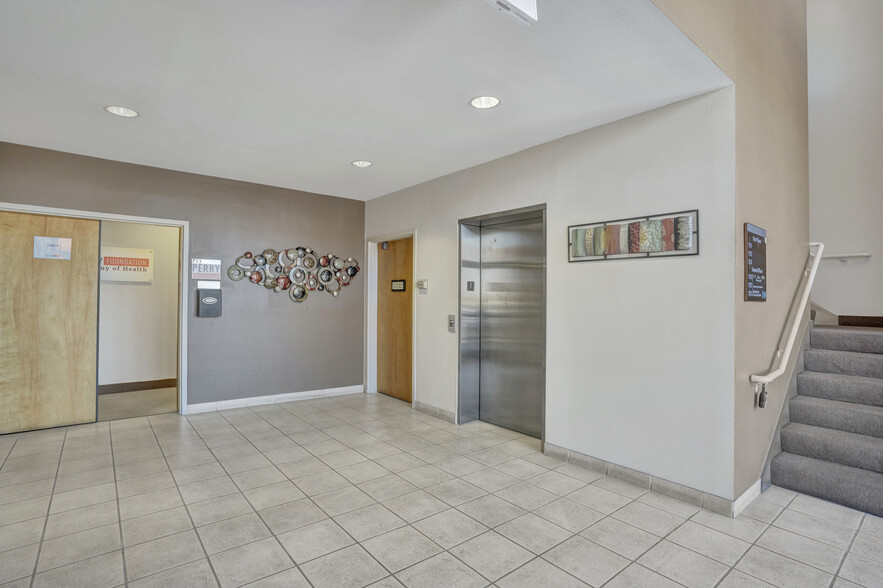 2920 N Green Valley Pky, Henderson, NV en venta - Foto del interior - Imagen 3 de 13