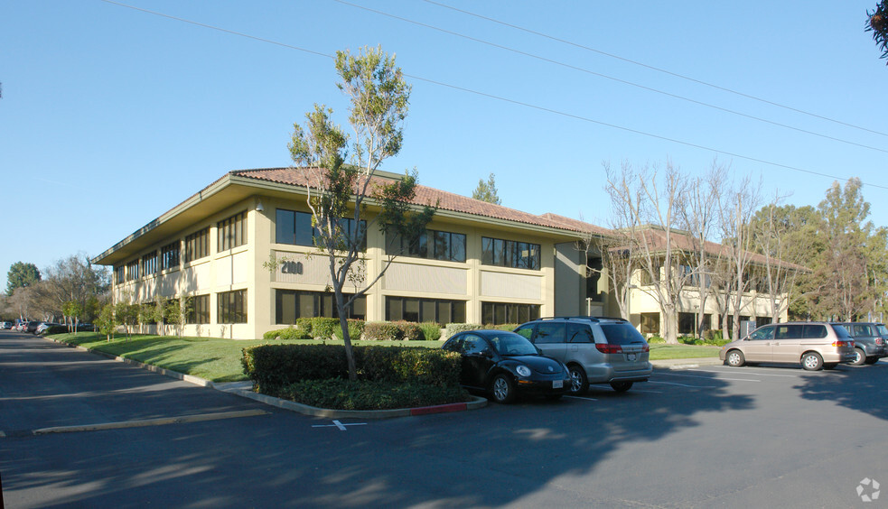 2100 Geng Rd, Palo Alto, CA en alquiler - Foto del edificio - Imagen 1 de 11