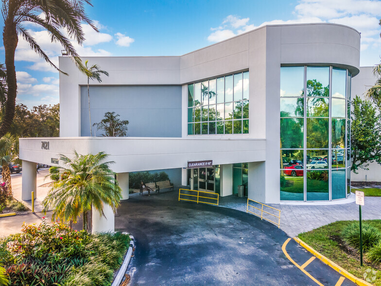 7421 N University Dr, Tamarac, FL en venta - Foto del edificio - Imagen 1 de 14