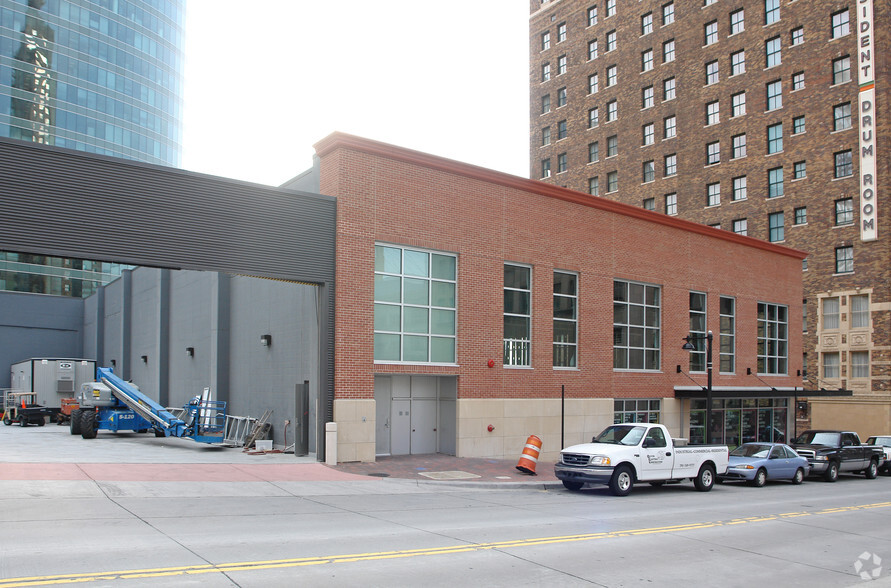 1321 Baltimore Ave, Kansas City, MO en alquiler - Foto del edificio - Imagen 2 de 2