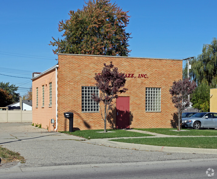 33750 Ford Rd, Westland, MI en alquiler - Foto del edificio - Imagen 2 de 4