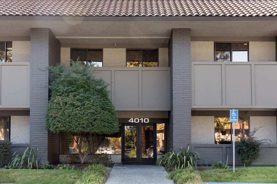 4020 Moorpark Ave, San Jose, CA en alquiler - Foto del edificio - Imagen 1 de 6