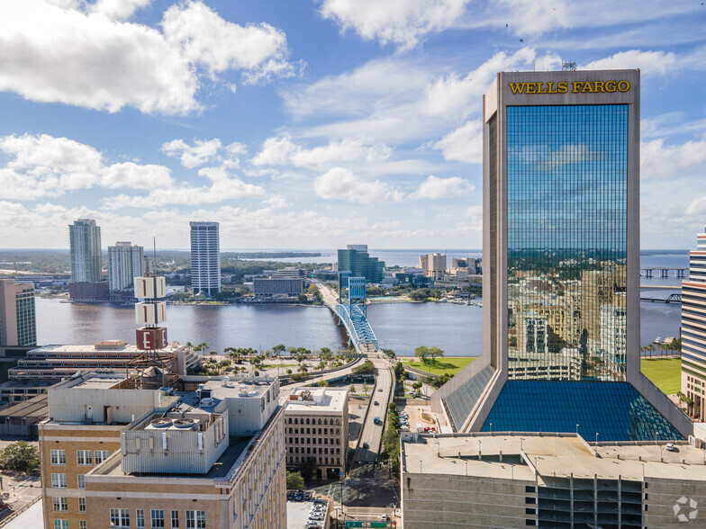 1 Independent Dr, Jacksonville, FL en alquiler - Foto del edificio - Imagen 1 de 33