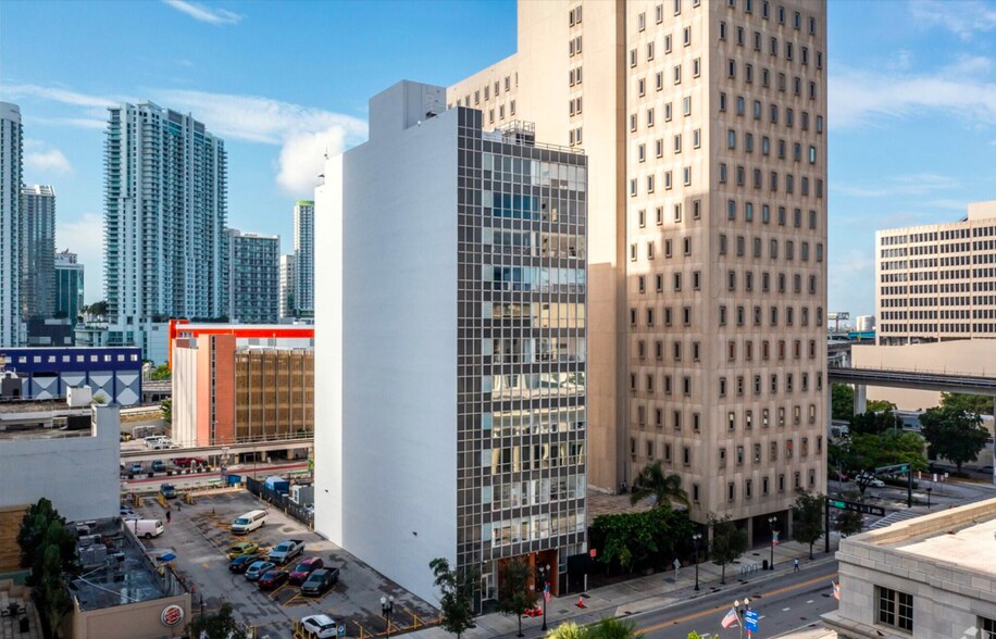 66-68 W Flagler St, Miami, FL en venta - Foto del edificio - Imagen 3 de 30