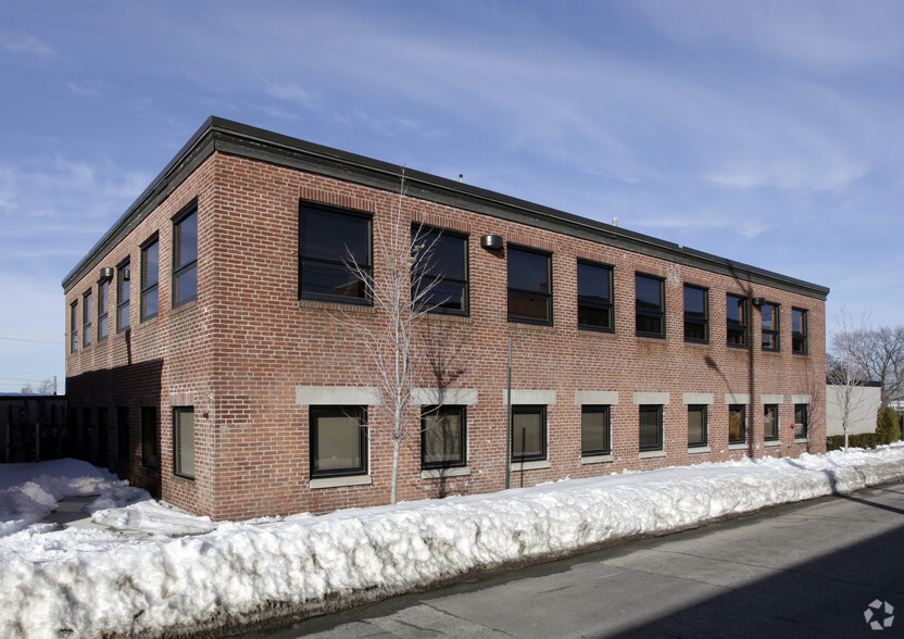 717 Allens Ave, Providence, RI en alquiler - Foto del edificio - Imagen 3 de 12