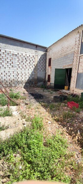 Nave en Fuente Vaqueros en venta - Foto del edificio - Imagen 3 de 9