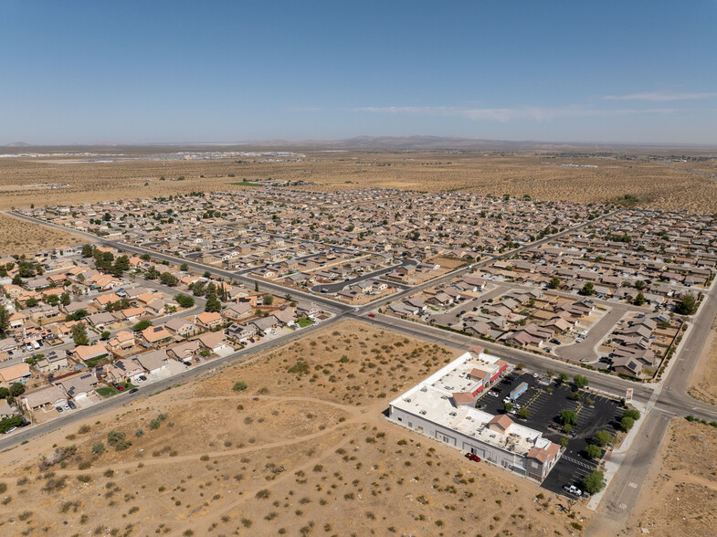 Cactus Rd, Adelanto, CA en alquiler - Vista aérea - Imagen 3 de 5