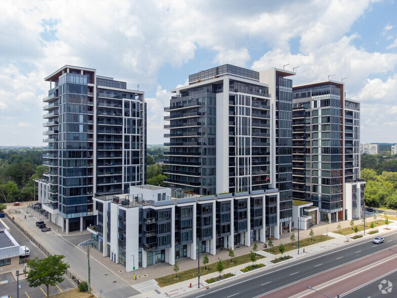 9471 Yonge St, Richmond Hill, ON en venta - Foto del edificio - Imagen 1 de 6