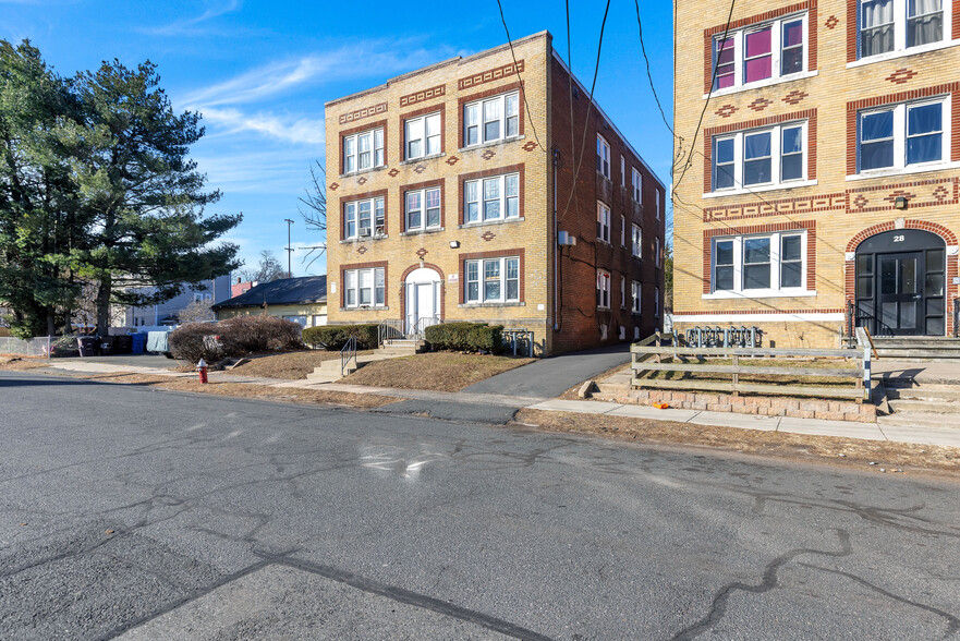 24 Wilcox St, New Britain, CT en venta - Foto del edificio - Imagen 2 de 19